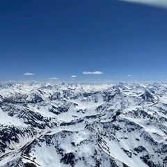 Flugwegposition um 12:22:24: Aufgenommen in der Nähe von Gemeinde St. Anton am Arlberg, 6580 St. Anton am Arlberg, Österreich in 3223 Meter